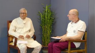 Interjú Sri O. P. Tiwarival a Kaivalyadham Jógaintézet elnökével.
